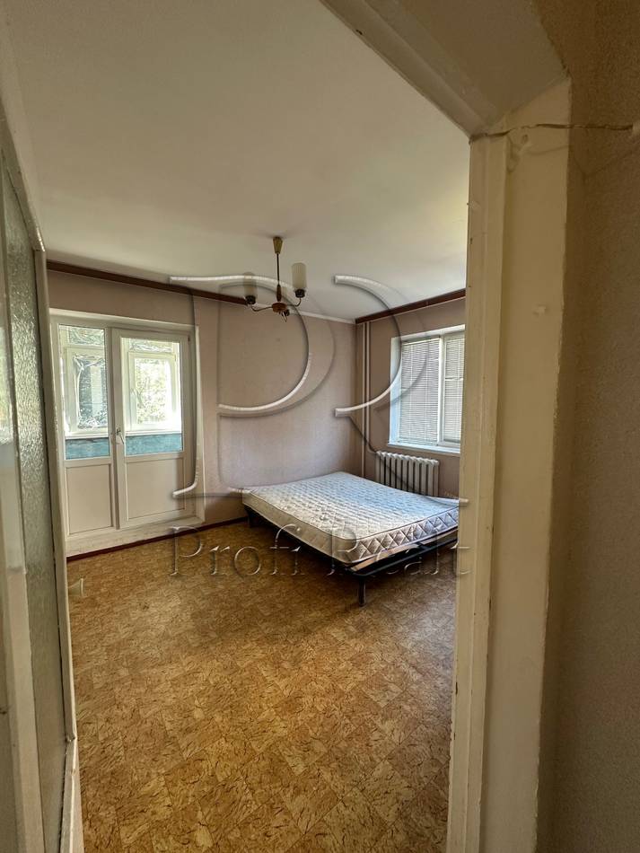 Гонгадзе Георгія проспект, 32Б