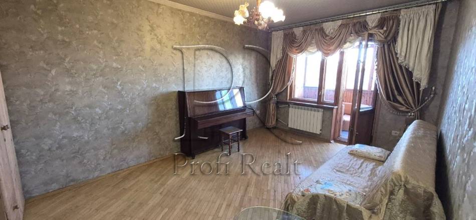 Срібнокільська вулиця, 16