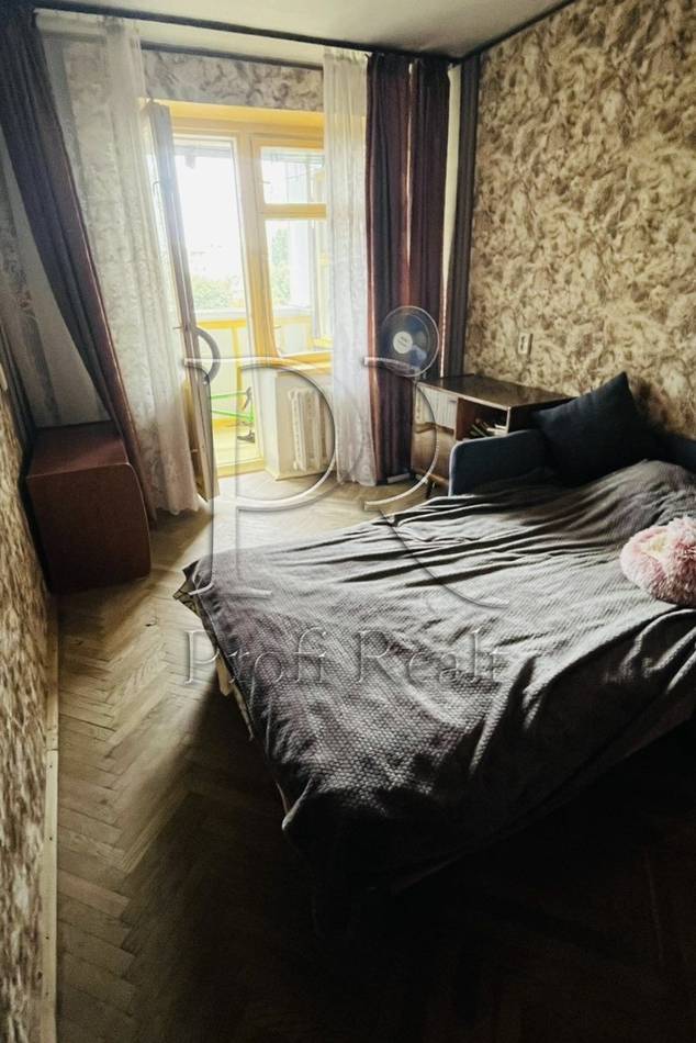 вулиця Андрія Мельника, 11