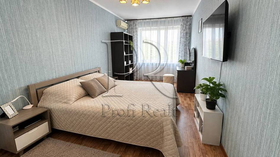 Ольги Кобилянської, 5В