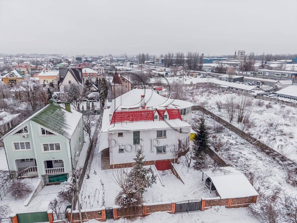 Ярослава Мудрого вулиця, 27